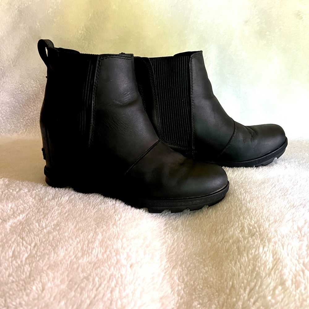 Sorel Joan of Artic Chelsea black wedge boot